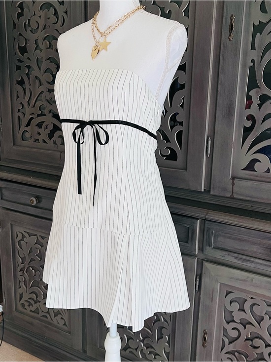 More To Come Dresses & Skirts - NWT More to Come white pinstriped strapless dress with bow M